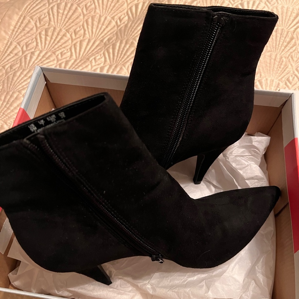 Size 9 us black boots (short) Carlos by Carlos Santana